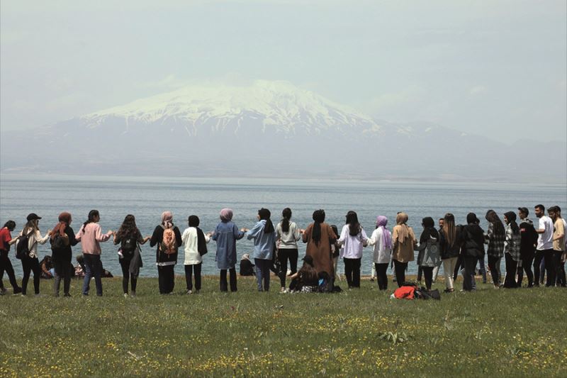 Van’ın muhteşem koylarına doğa yürüyüşü